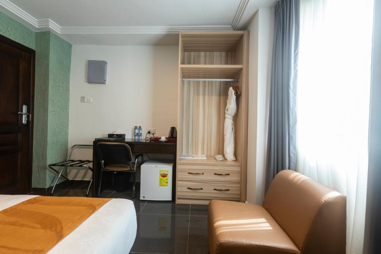 Airport View Hotel Accra Exterior photo